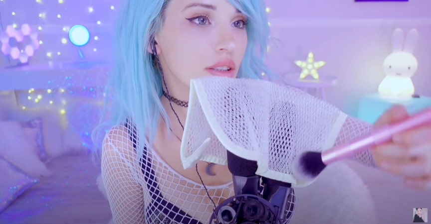 ASMR Cherry Crush is trying to make funny voice over through her ASMR sound recorder. Does Cherry Crush have a boyfriend?